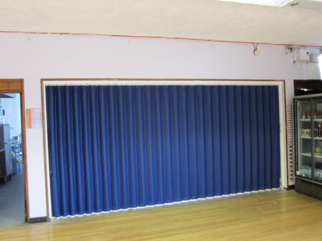 concertina room divider
